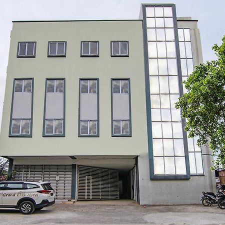 Oyo 92300 Koala House Otel Pekanbaru Dış mekan fotoğraf