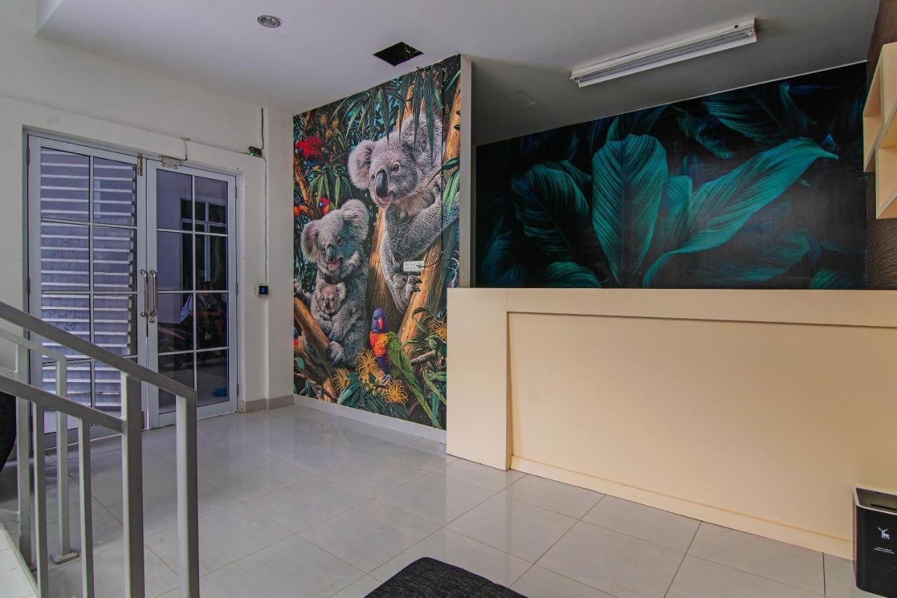 Oyo 92300 Koala House Otel Pekanbaru Dış mekan fotoğraf