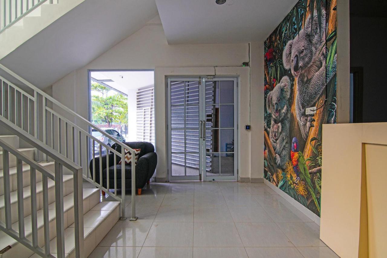 Oyo 92300 Koala House Otel Pekanbaru Dış mekan fotoğraf