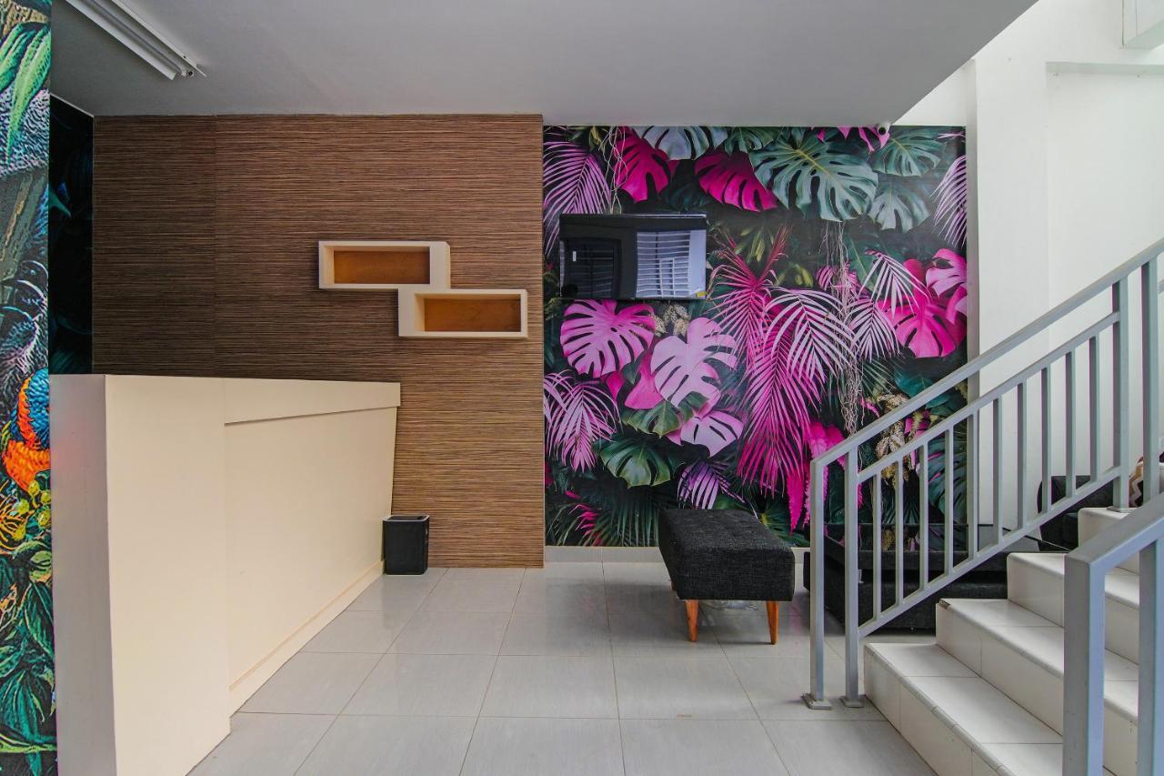 Oyo 92300 Koala House Otel Pekanbaru Dış mekan fotoğraf