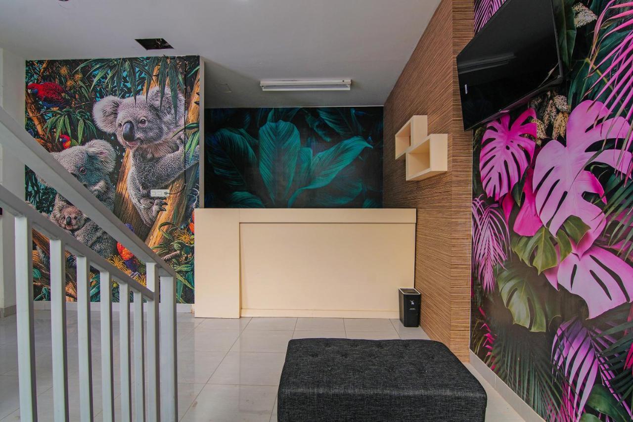 Oyo 92300 Koala House Otel Pekanbaru Dış mekan fotoğraf