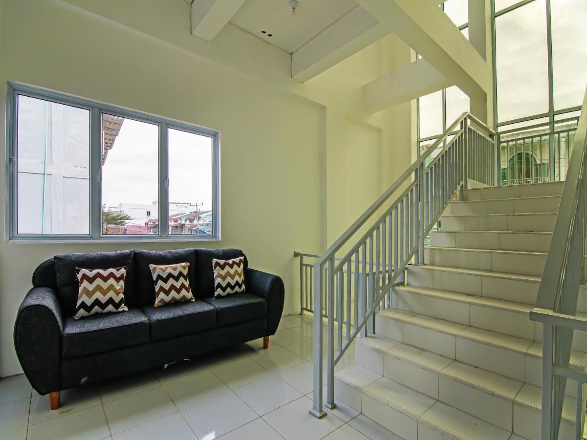 Oyo 92300 Koala House Otel Pekanbaru Dış mekan fotoğraf