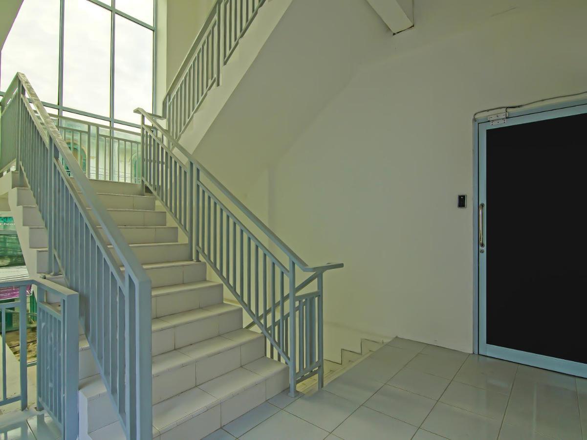 Oyo 92300 Koala House Otel Pekanbaru Dış mekan fotoğraf